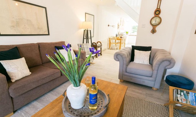Cemaes Bay House | Anchor Cottage