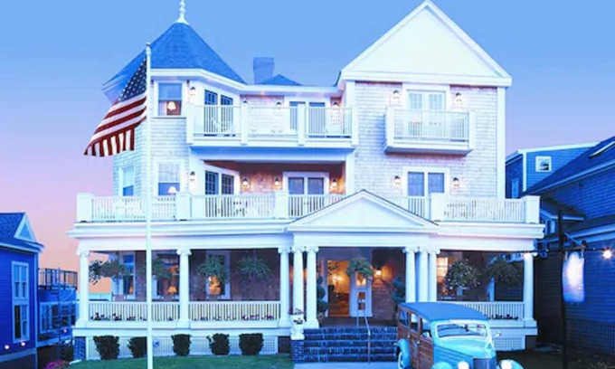 Provincetown House | Anchor Inn Beach House