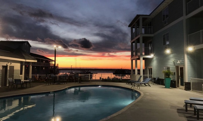 Chincoteague Hotel | Anchor Inn