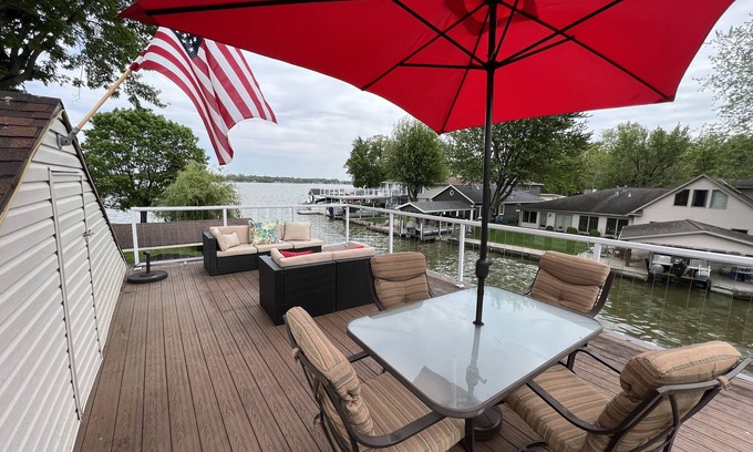Lakeview House | Anchor's Away at Indian Lake Waterfront Home