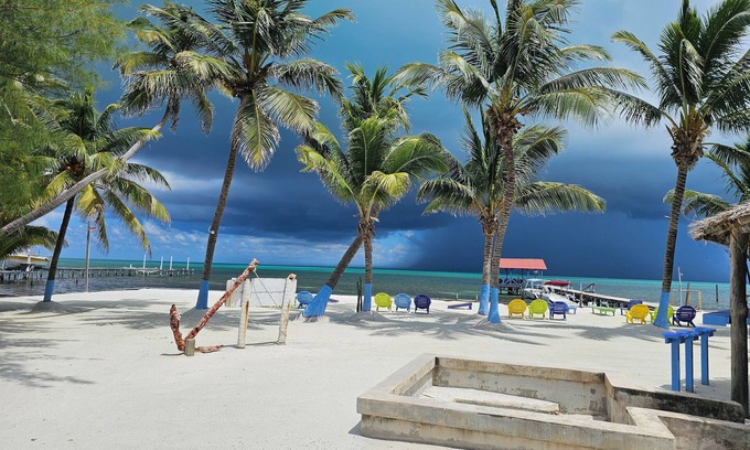 Caye Caulker Hotel | Anchorage Beach Resort