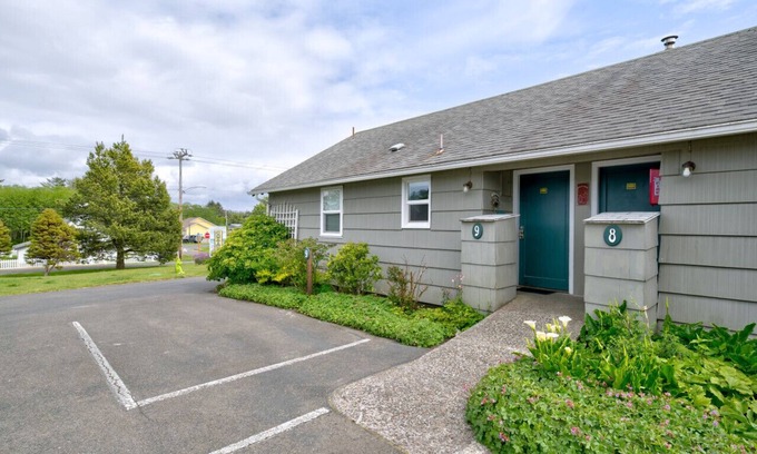 Long Beach Cottage | Anchorage Cottages Unit 9-Dog- Friendly and close to the beach