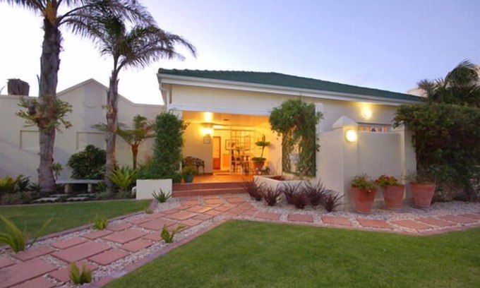 Summerstrand House | Anchorage Guest House