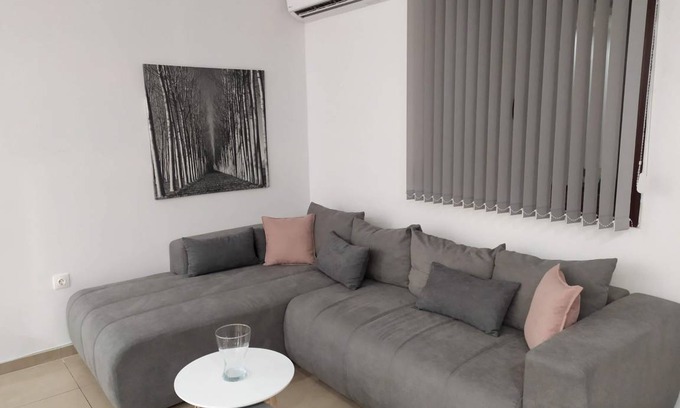 Nea Skioni Apartment | Anchors Aweigh 50m From The Sea