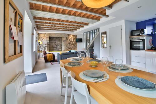 Erdeven House | Ancienne Forge avec son jardin à 2 pas de la plage
