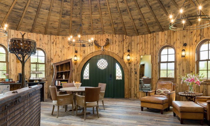 Knoxville Hotel | Ancient Lore Village