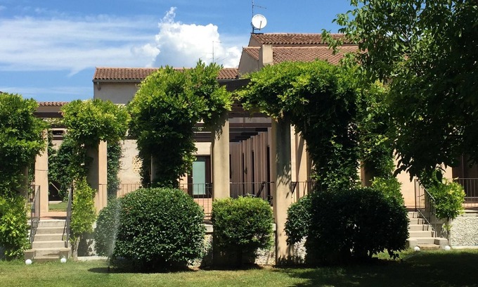 Sandra Villa | Ancient villa renovated in the central context of the Sandrà hamlet