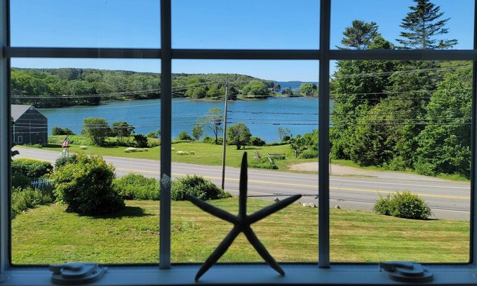 Bayville House | ANDERSEN HOUSE | FAMILY RETREAT | EAST BOOTHBAY | PET FRIENDLY