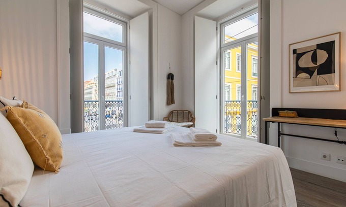 Misericordia Apartment | Ando Living - Abrantes 10 House