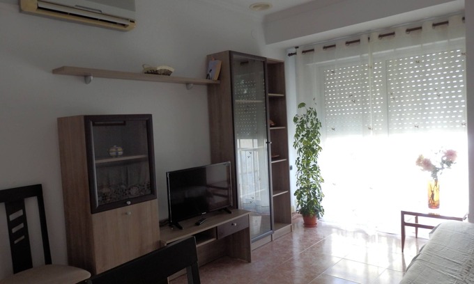 Costa Dorada Apartment | Andreu LLambrich apartment, functional and air conditioned