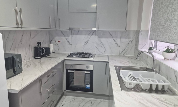 Liverpool City Centre House | Andrew Street Mansion - Liverpool Retreat