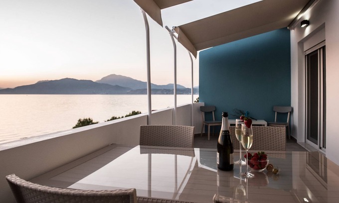 Neo Kalamaki Apartment | Andriana''. The emerald of the south.