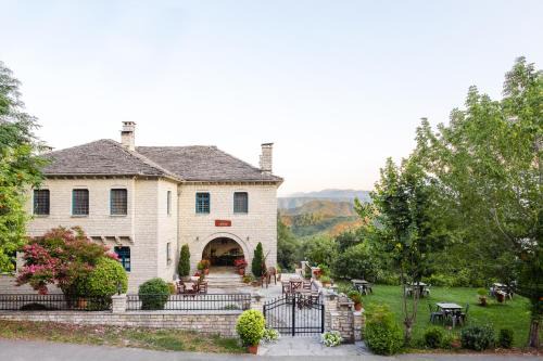 Vitsa Hotel | Andromachi's beloi hotel