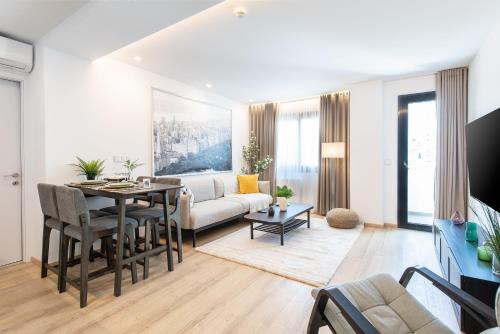 Athens Apartment | Anemoi Home - Luxe Stay with Pool & Gym by TT