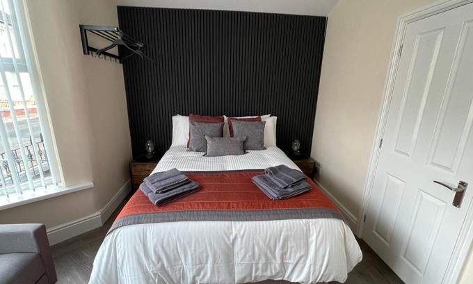 Anfield Bed & Breakfast | ANFIELD PLACE TO STAY