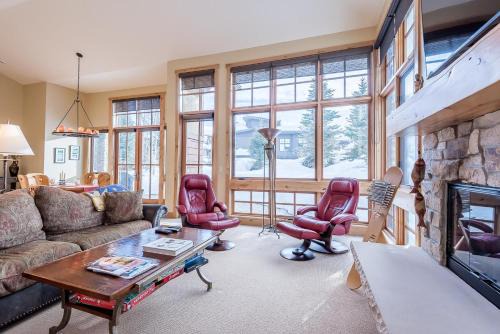 Elkhorn Village Apartment | Angani Way Townhome 102