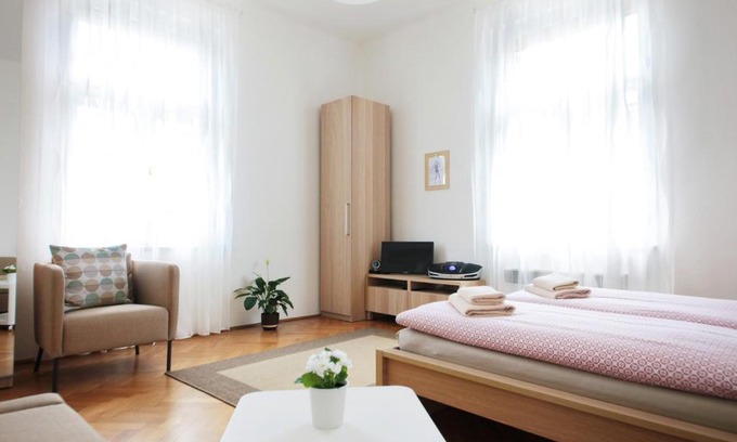 Smichov Apartment | Angel City Aparthotel