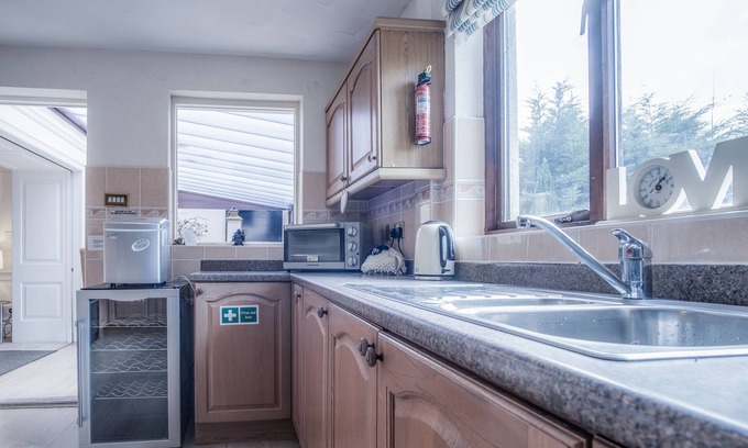 Amroth Cottage | Angel Cottage - 3 Bedroom - Stepaside