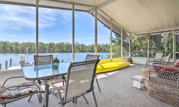 Homosassa House | Angler's Getaway: Homosassa Home w/Boat Dock!