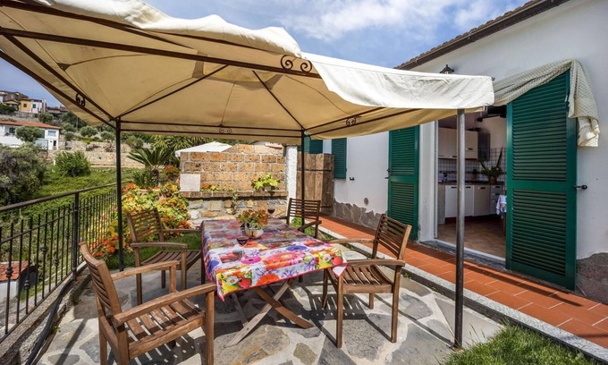 Pompeiana Apartment | Angolo dei Fiori - Two Bedroom Apartment, Sleeps 4