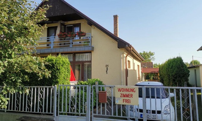 Balatonkeresztur House | Anna Ház