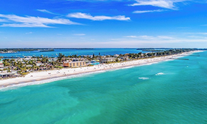 Bradenton Beach House | Anna Maria Island Beach Palace