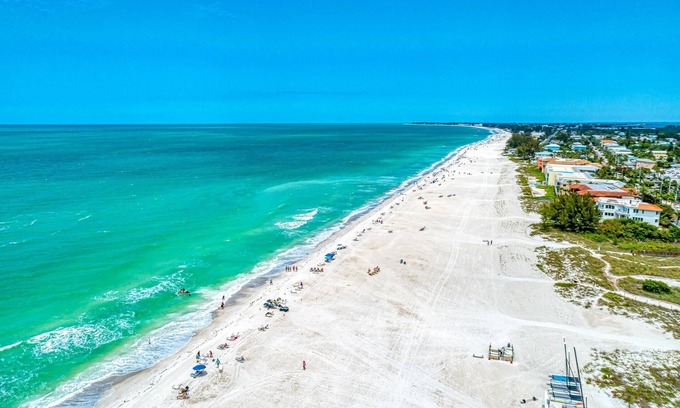 Bradenton Beach House | Anna Maria Island Beach Happy-direct Beach Front-1br-1br