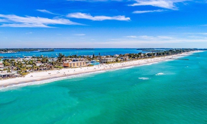 Bradenton Beach Condo | Anna Maria Island Beach Palms 5B