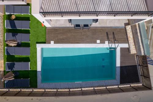 Atsipopoulo Villa | Anna's Residence with Private Pool