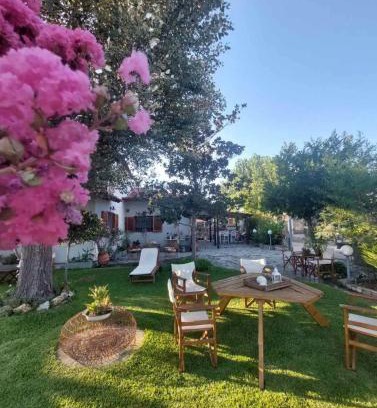 Nea Iraklia House | Annas guesthouse
