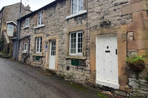 Bakewell House | Anne Cottage, Bakewell, in the Peak District