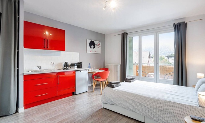 Cran-Gevrier Apartment | Annecy Studio + balcony close to old town