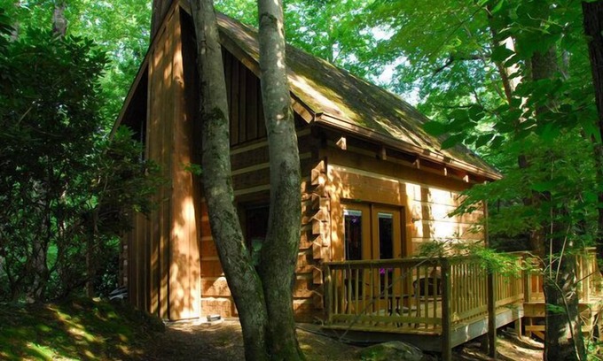 Rocky Grove Cabin | Another Peaceful Creekside Cabin Near Gatlinburg/Pigeon Forge -PRICE MATCH RATES