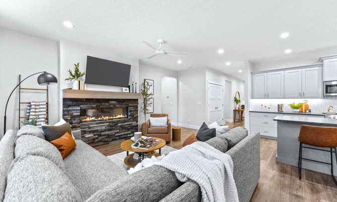 Tamarack Resort Apartment | Anter Cove .