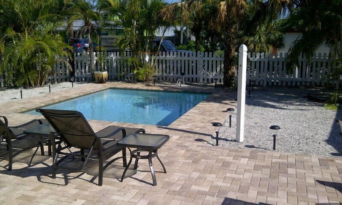 Ilexhurst House | Anthony Beach Cottages - Bare Feet Retreat - 2 bedroom pool cottage - Sleeps 6