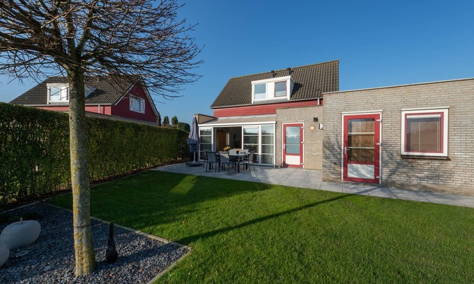 Hoofdplaat House | Antibes 198 - Kustpark Village Scaldia - Detached holiday home directly at the lake with spacious garden
