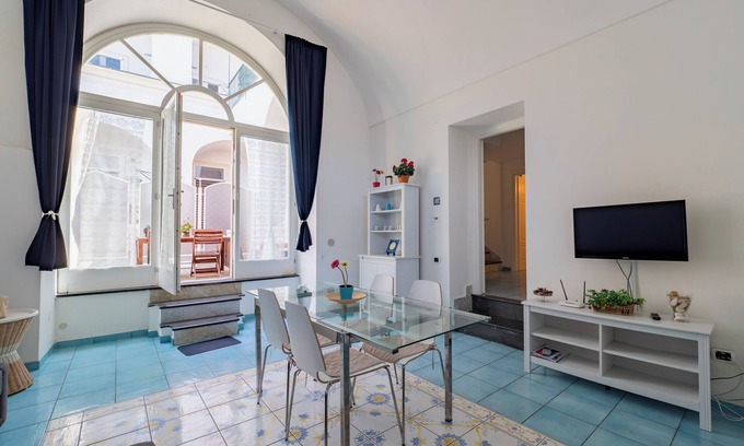 Meta House | Antica Residenza la Vela