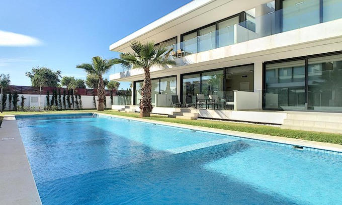 Mar de Cristal Apartment | Antilia Terraces Apartment - 1809
