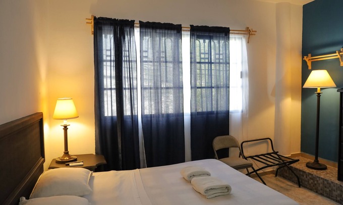 Monterrey House | ANTIQUE Guest House Fundidora
