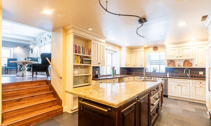 Durango Bed & Breakfast | Antlers on the Creek Bed & Breakfast