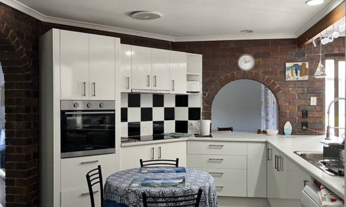 Battery Hill House | Anzac - This pet-friendly home offers the perfect coastal lifestyle