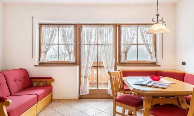 Livinallongo del Col di Lana Apartment | Apartment 'Apartments Mirabell Margherita' with Mountain View, Shared Terrace and Wi-Fi