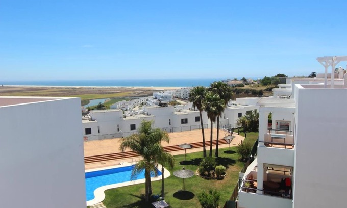 Conil de la Frontera City Center Apartment | Ap. Playas de Conil - Luxury apartment with incredible roof terrace with sea views and communal pool