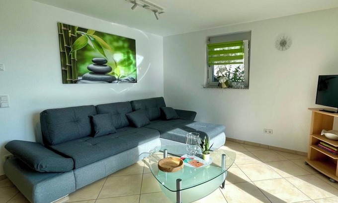 Hugelheim Apartment | Apartment 'Ferienwohnung Am Berg' with Mountain View, Private Terrace and Wi-Fi