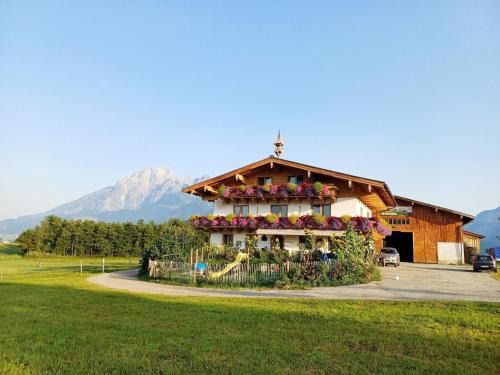 Saalfelden am Steinernen Meer Apartment | Apartment in Saalfelden near Ski Slopes