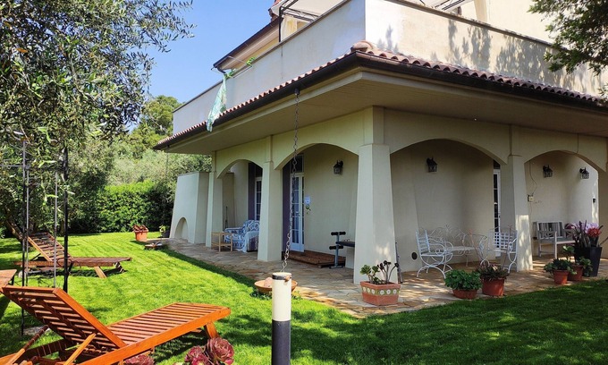 Pian di Rocca Villa | Apartment in private villa with 4000 m2 appartemt Conchiglia