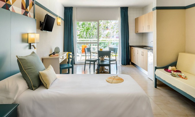 San Antonio Bay Resort | Aparhotel Vibra Club Maritim