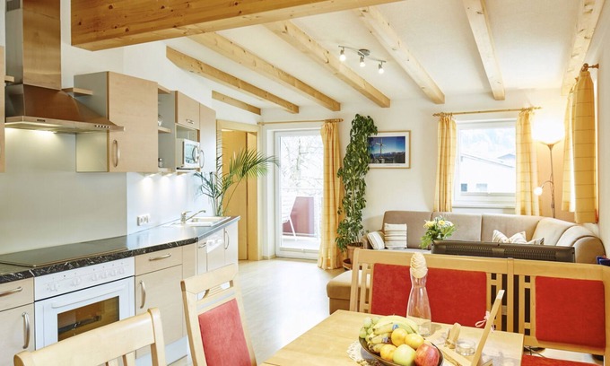 Ried im Oberinntal Apartment | Apart Bergkristall 70m² with a beautiful sunny balcony for 2-7 people