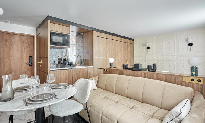 Paris City Center Apartment | Apart hotel Louvre museum by Studio prestige