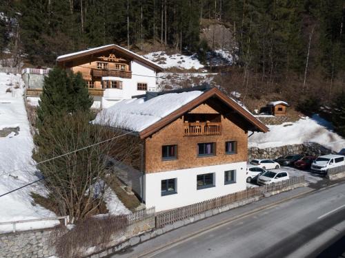 Pettneu am Arlberg House | Apart Loisa